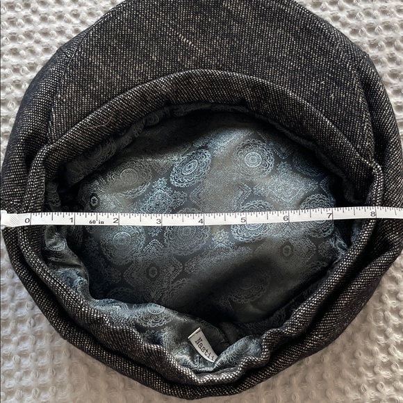 Classic Black Newsboy Cap - Picture 7 of 10